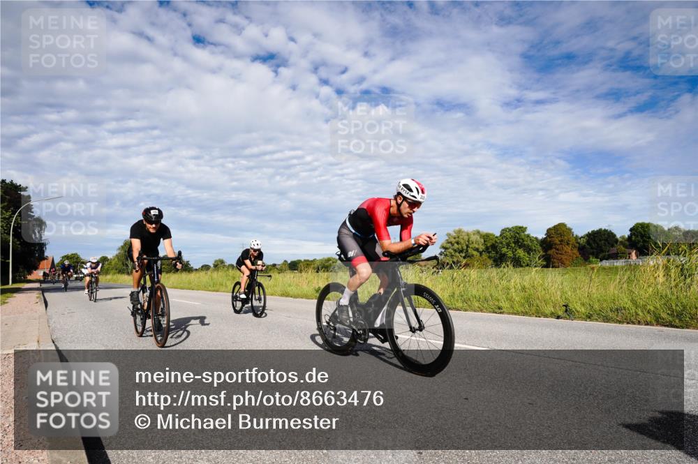 31.08.2025 - Elbe Triathlon Hamburg Michael Burmester http://msf.ph/oto/8663476 31.08.2025 09:38:07 Radfahren 304, 335, 370, 391, 403, 405, 788, 854, 895 meine-sportfotos.de