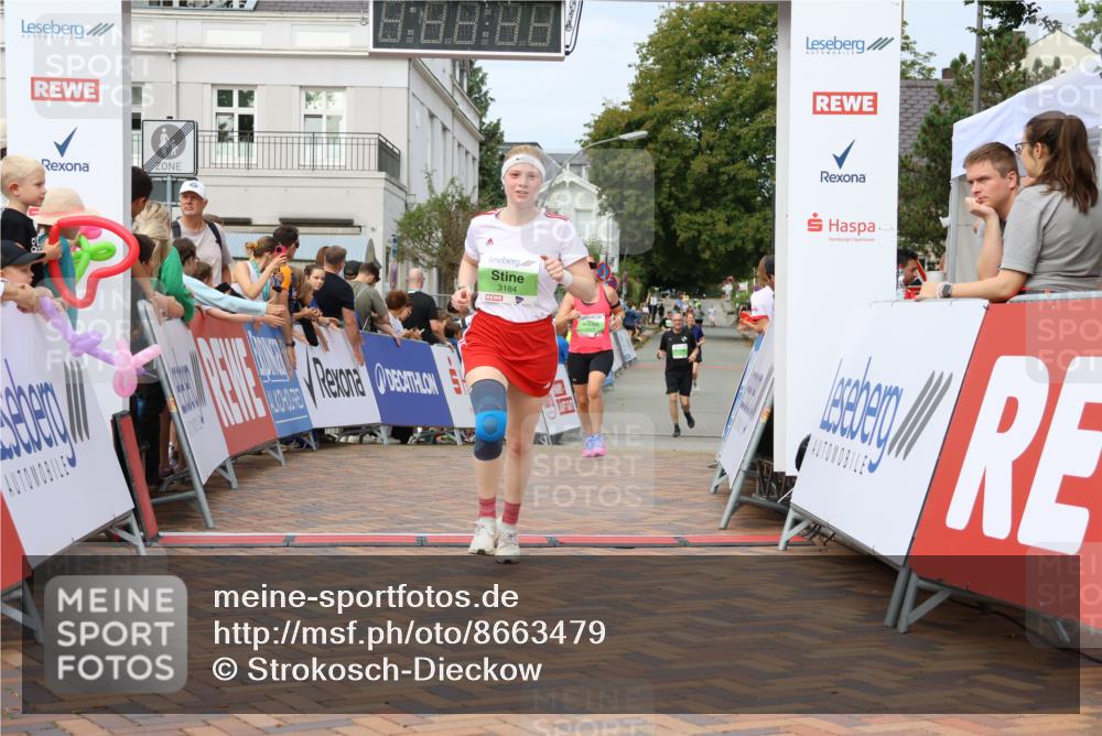 31.08.2025 - 21. Blankeneser Heldenlauf Strokosch-Dieckow http://msf.ph/oto/8663479 31.08.2025 11:20:40 Ziel 3184, 3179 meine-sportfotos.de