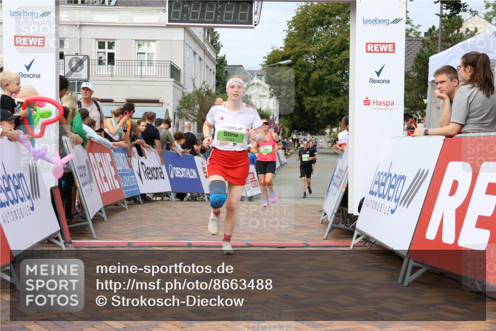31.08.2025 - 21. Blankeneser Heldenlauf Strokosch-Dieckow http://msf.ph/oto/8663488 31.08.2025 11:20:40 Ziel 3184, 3179 meine-sportfotos.de