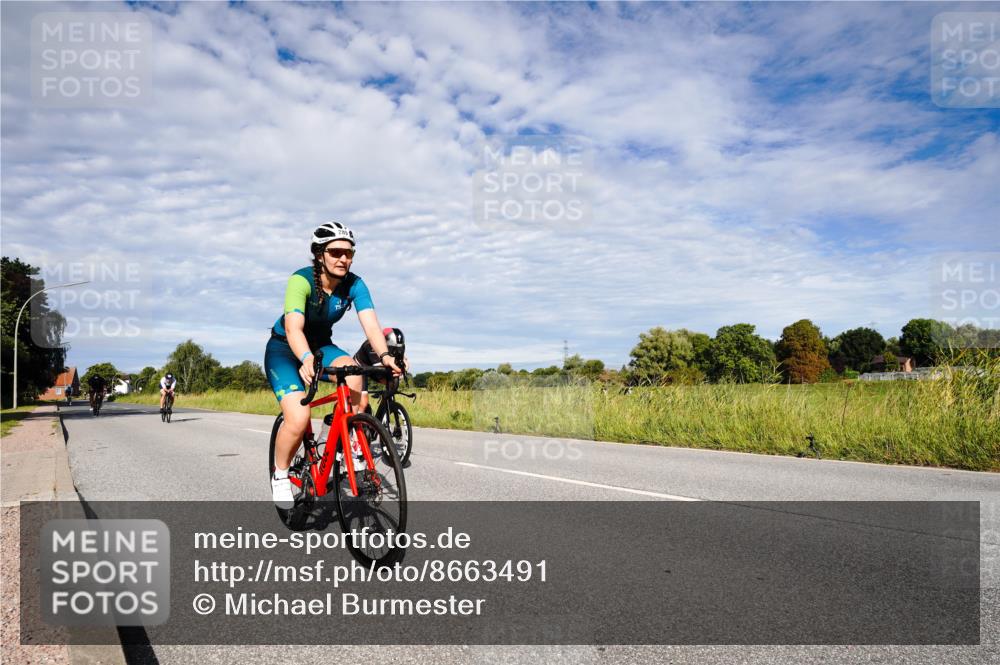31.08.2025 - Elbe Triathlon Hamburg Michael Burmester http://msf.ph/oto/8663491 31.08.2025 09:38:16 Radfahren 267, 289, 402, 472, 506, 524, 699, 788 meine-sportfotos.de