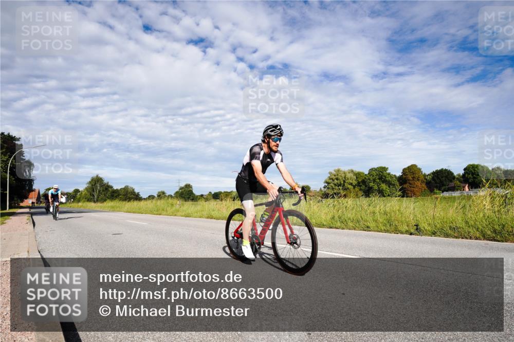 31.08.2025 - Elbe Triathlon Hamburg Michael Burmester http://msf.ph/oto/8663500 31.08.2025 09:38:20 Radfahren 267, 402, 472, 524, 699 meine-sportfotos.de
