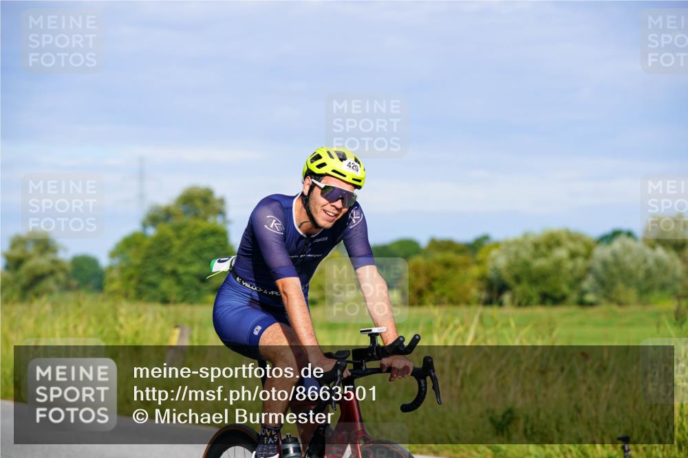 31.08.2025 - Elbe Triathlon Hamburg Michael Burmester http://msf.ph/oto/8663501 31.08.2025 09:17:38 Radfahren 407, 420, 504 meine-sportfotos.de