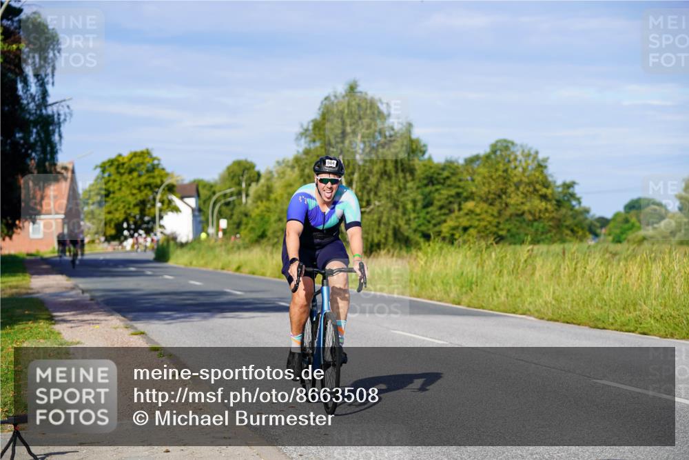 31.08.2025 - Elbe Triathlon Hamburg Michael Burmester http://msf.ph/oto/8663508 31.08.2025 09:17:41 Radfahren 504 meine-sportfotos.de