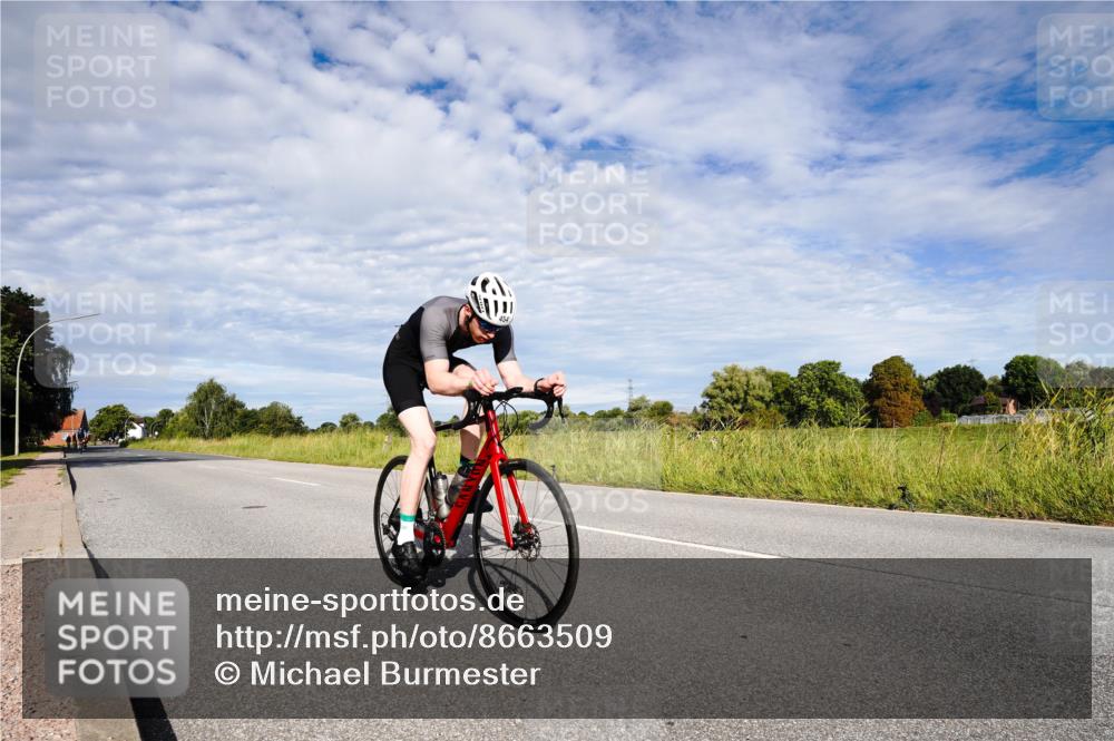 31.08.2025 - Elbe Triathlon Hamburg Michael Burmester http://msf.ph/oto/8663509 31.08.2025 09:38:31 Radfahren 454, 507, 549, 574, 701 meine-sportfotos.de
