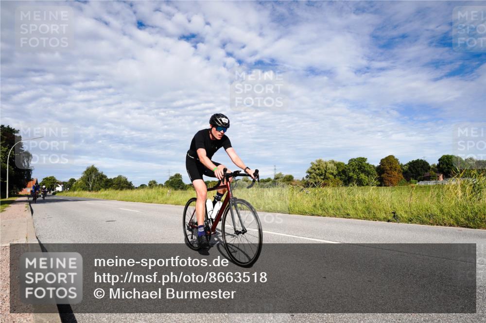 31.08.2025 - Elbe Triathlon Hamburg Michael Burmester http://msf.ph/oto/8663518 31.08.2025 09:38:40 Radfahren 255, 308, 373, 481, 549, 574, 596, 642 meine-sportfotos.de