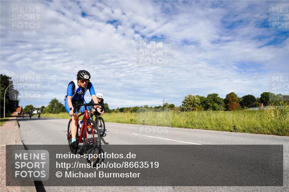 31.08.2025 - Elbe Triathlon Hamburg Michael Burmester http://msf.ph/oto/8663519 31.08.2025 09:38:42 Radfahren 255, 308, 373, 481, 596, 642 meine-sportfotos.de