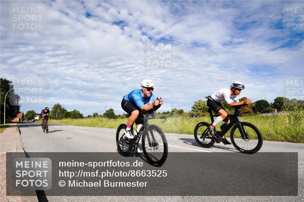 31.08.2025 - Elbe Triathlon Hamburg Michael Burmester http://msf.ph/oto/8663525 31.08.2025 09:38:45 Radfahren 255, 308, 373, 596, 639, 642 meine-sportfotos.de