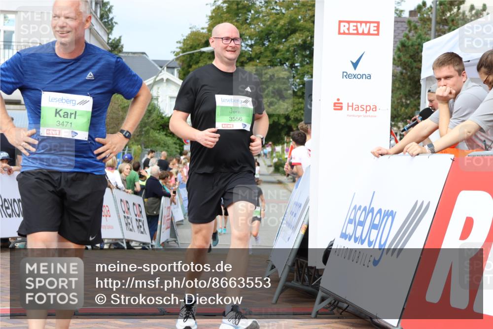31.08.2025 - 21. Blankeneser Heldenlauf Strokosch-Dieckow http://msf.ph/oto/8663553 31.08.2025 11:02:06 Ziel 3587, 3471, 3556 meine-sportfotos.de