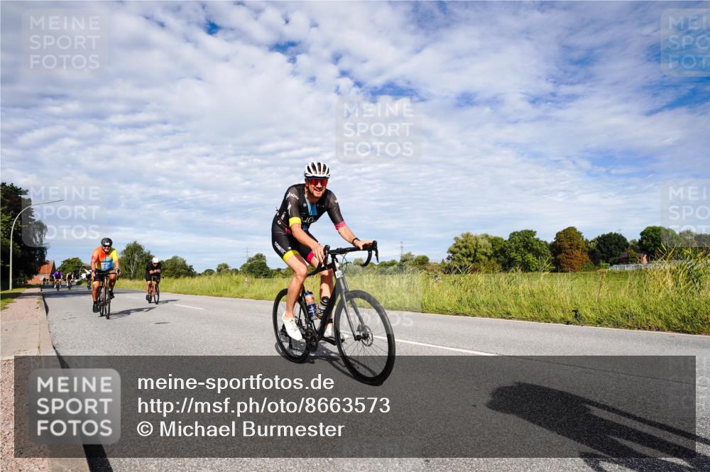 31.08.2025 - Elbe Triathlon Hamburg Michael Burmester http://msf.ph/oto/8663573 31.08.2025 09:39:30 Radfahren 346, 366, 478, 500, 511, 662, 687, 724, 745, 775 meine-sportfotos.de