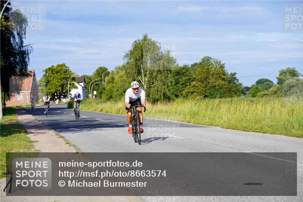 31.08.2025 - Elbe Triathlon Hamburg Michael Burmester http://msf.ph/oto/8663574 31.08.2025 09:18:17 Radfahren 343, 352, 463, 465 meine-sportfotos.de