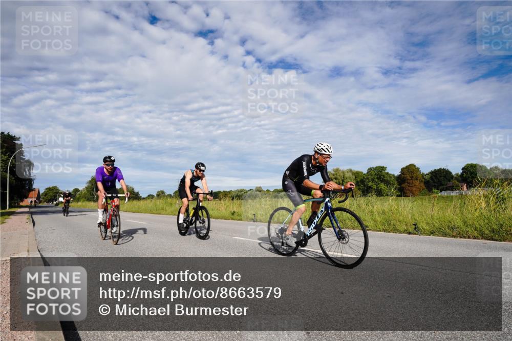 31.08.2025 - Elbe Triathlon Hamburg Michael Burmester http://msf.ph/oto/8663579 31.08.2025 09:39:34 Radfahren 346, 366, 478, 500, 511, 548, 687 meine-sportfotos.de