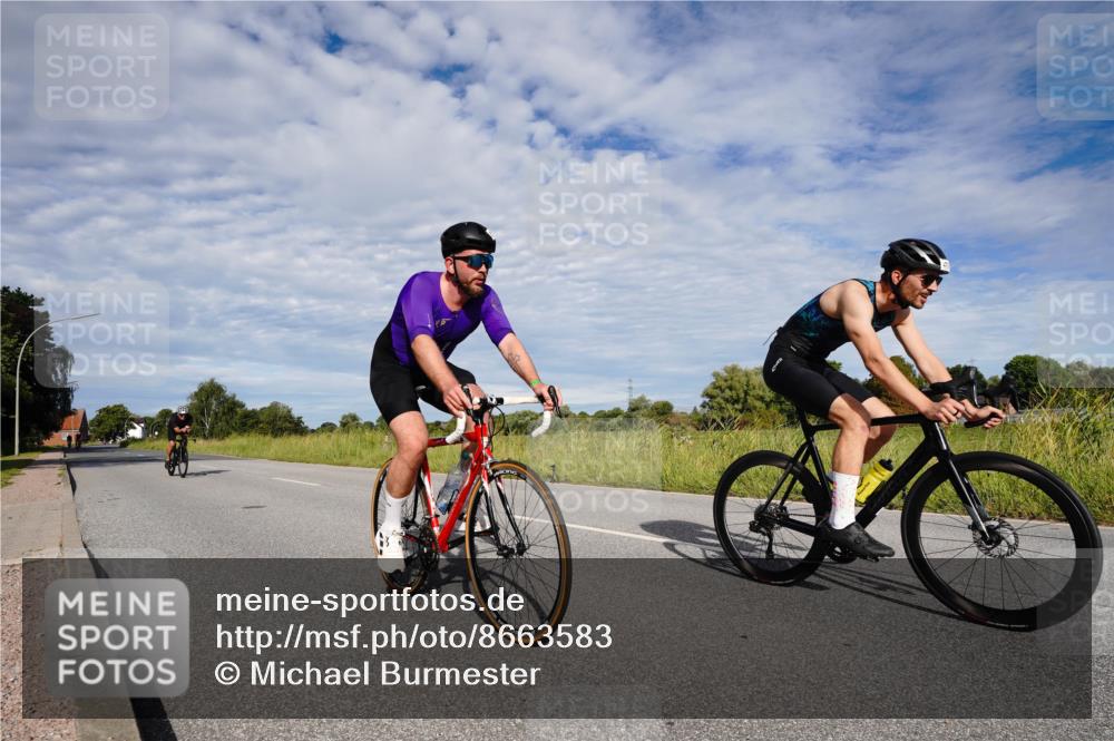 31.08.2025 - Elbe Triathlon Hamburg Michael Burmester http://msf.ph/oto/8663583 31.08.2025 09:39:35 Radfahren 346, 366, 478, 511, 548 meine-sportfotos.de