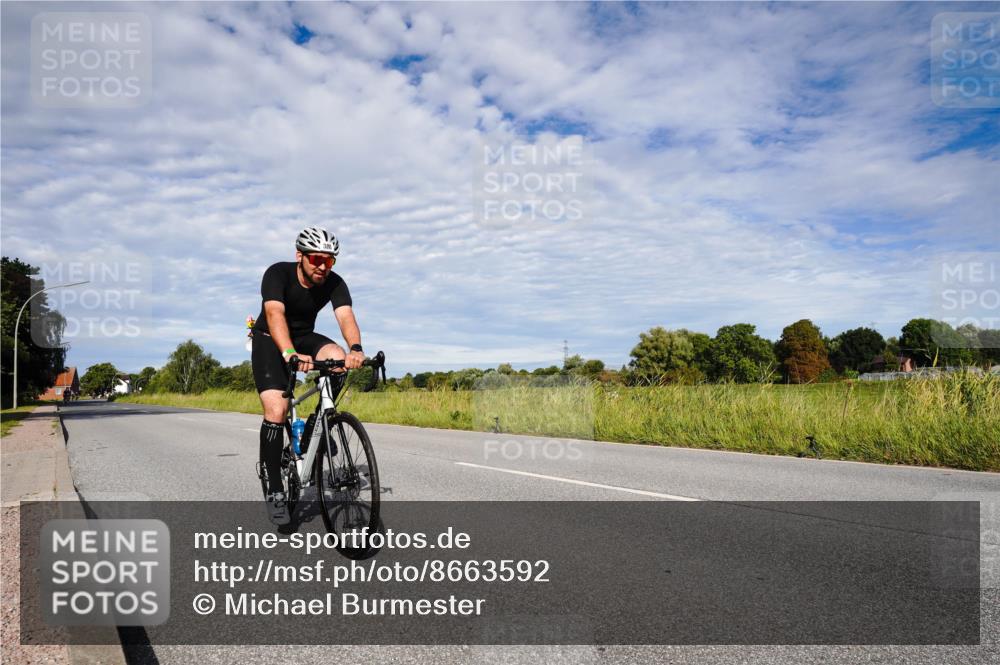 31.08.2025 - Elbe Triathlon Hamburg Michael Burmester http://msf.ph/oto/8663592 31.08.2025 09:39:47 Radfahren 388, 514, 797 meine-sportfotos.de