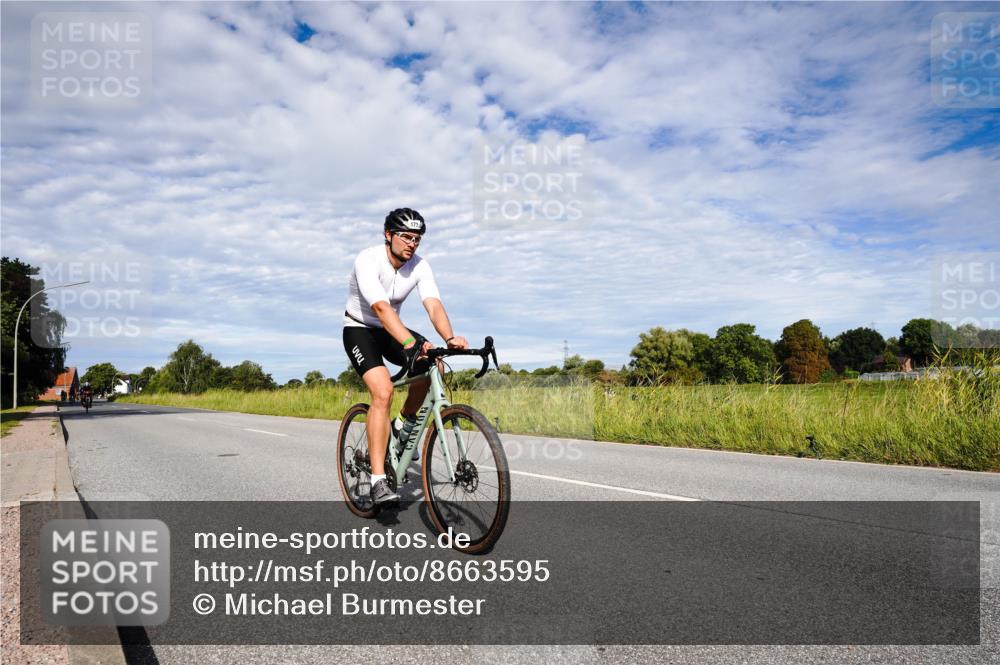 31.08.2025 - Elbe Triathlon Hamburg Michael Burmester http://msf.ph/oto/8663595 31.08.2025 09:39:55 Radfahren 418, 432, 473, 576, 774, 797 meine-sportfotos.de