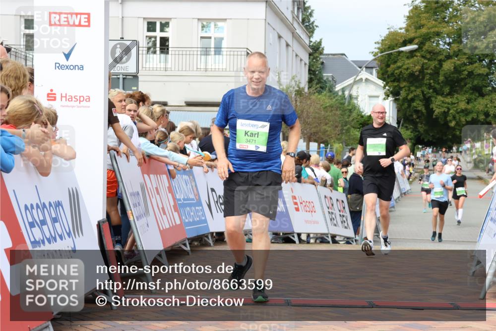 31.08.2025 - 21. Blankeneser Heldenlauf Strokosch-Dieckow http://msf.ph/oto/8663599 31.08.2025 11:02:04 Ziel 3471, 3556 meine-sportfotos.de