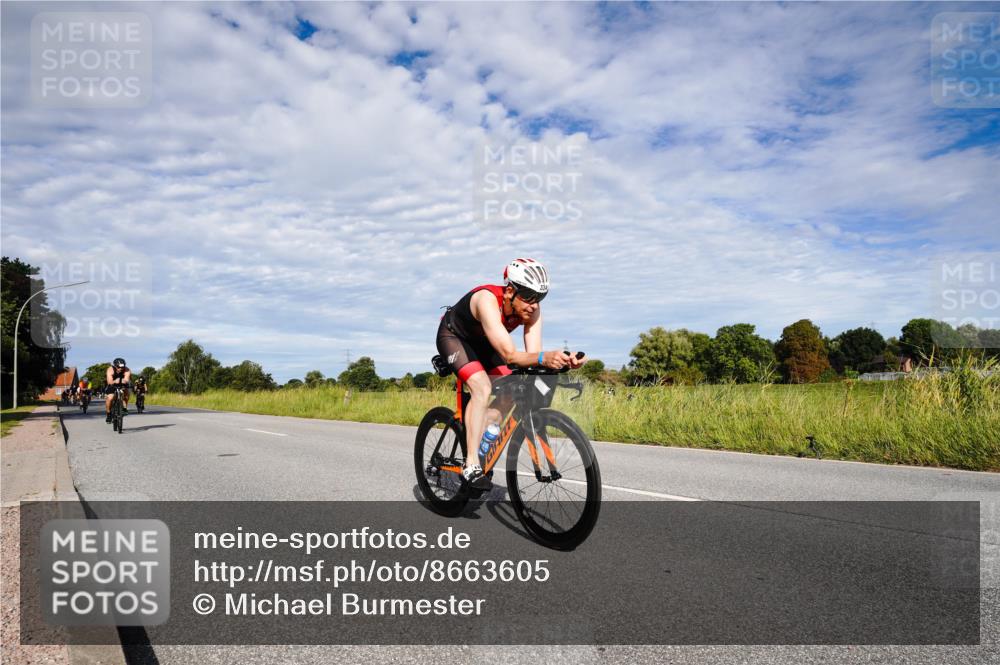 31.08.2025 - Elbe Triathlon Hamburg Michael Burmester http://msf.ph/oto/8663605 31.08.2025 09:40:04 Radfahren 334, 348, 418, 432, 471, 499, 536, 576, 652, 698, 725 meine-sportfotos.de