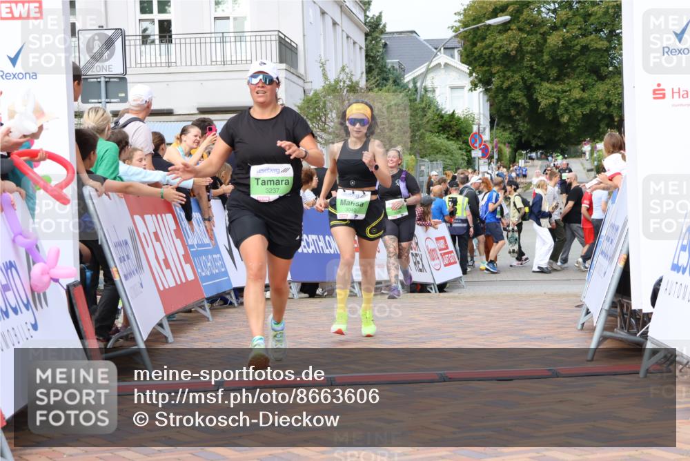 31.08.2025 - 21. Blankeneser Heldenlauf Strokosch-Dieckow http://msf.ph/oto/8663606 31.08.2025 11:20:26 Ziel 3040, 3237, 3214, 3228 meine-sportfotos.de