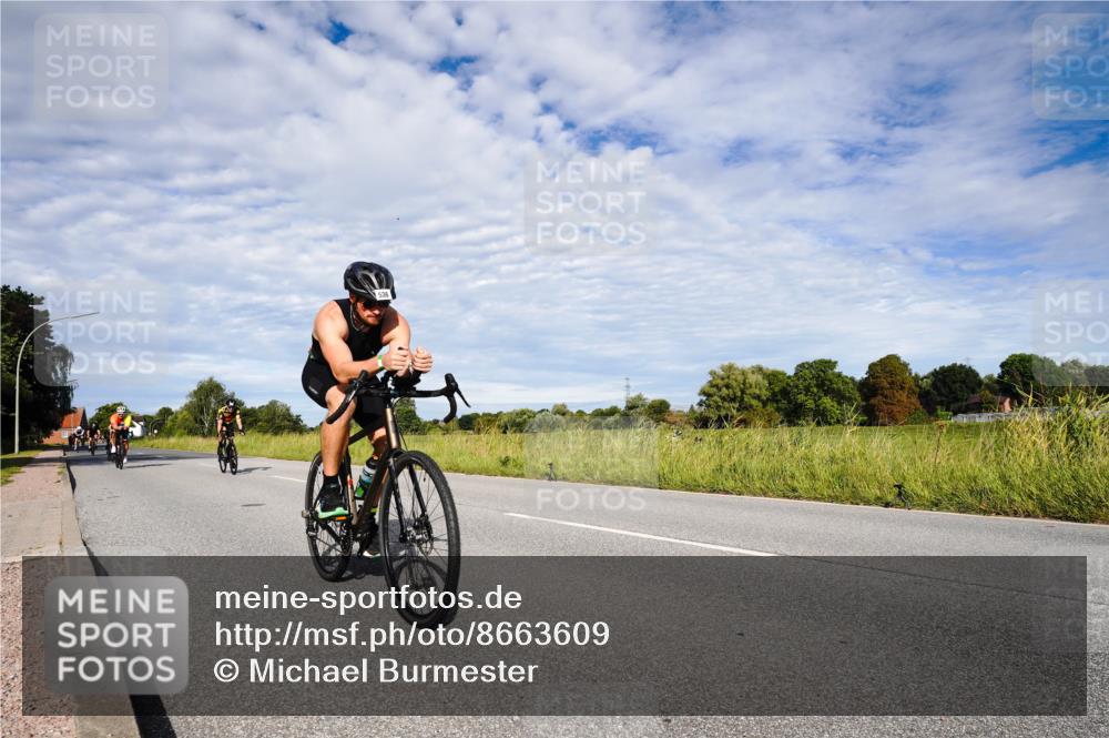 31.08.2025 - Elbe Triathlon Hamburg Michael Burmester http://msf.ph/oto/8663609 31.08.2025 09:40:06 Radfahren 334, 348, 434, 471, 499, 536, 652, 698, 725 meine-sportfotos.de