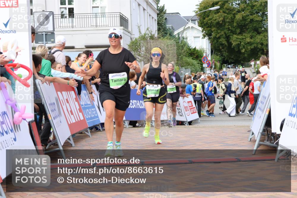 31.08.2025 - 21. Blankeneser Heldenlauf Strokosch-Dieckow http://msf.ph/oto/8663615 31.08.2025 11:20:26 Ziel 3040, 3237, 3214, 3228 meine-sportfotos.de