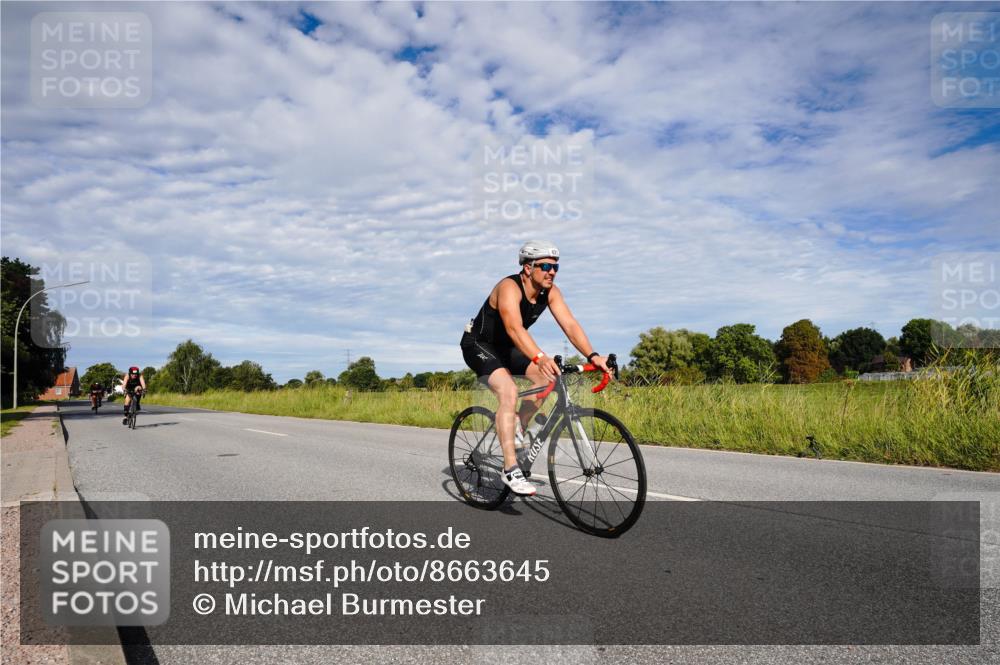 31.08.2025 - Elbe Triathlon Hamburg Michael Burmester http://msf.ph/oto/8663645 31.08.2025 09:40:26 Radfahren 279, 288, 301, 406, 462, 627 meine-sportfotos.de