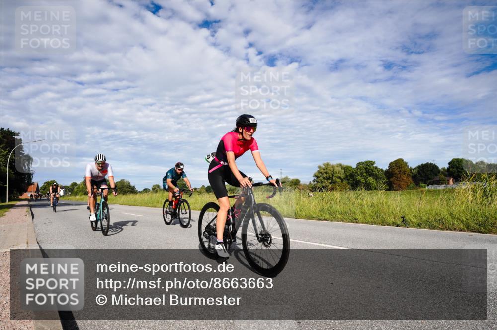 31.08.2025 - Elbe Triathlon Hamburg Michael Burmester http://msf.ph/oto/8663663 31.08.2025 09:40:46 Radfahren 246, 341, 415, 417, 444, 451, 477, 619, 716, 830, 840 meine-sportfotos.de