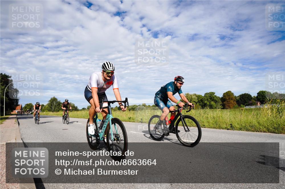 31.08.2025 - Elbe Triathlon Hamburg Michael Burmester http://msf.ph/oto/8663664 31.08.2025 09:40:47 Radfahren 246, 415, 417, 444, 451, 477, 619, 645, 830, 840 meine-sportfotos.de