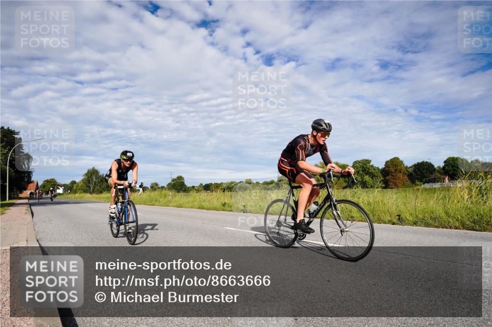 31.08.2025 - Elbe Triathlon Hamburg Michael Burmester http://msf.ph/oto/8663666 31.08.2025 09:40:48 Radfahren 246, 415, 417, 444, 451, 477, 601, 645, 830, 840 meine-sportfotos.de