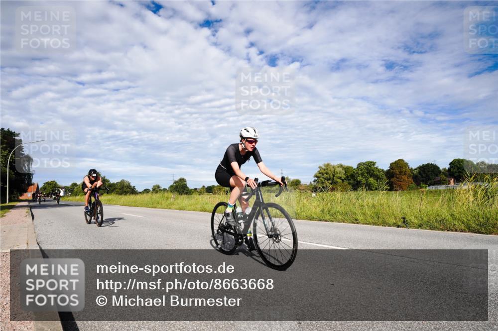 31.08.2025 - Elbe Triathlon Hamburg Michael Burmester http://msf.ph/oto/8663668 31.08.2025 09:40:51 Radfahren 258, 320, 477, 558, 601, 645, 840 meine-sportfotos.de