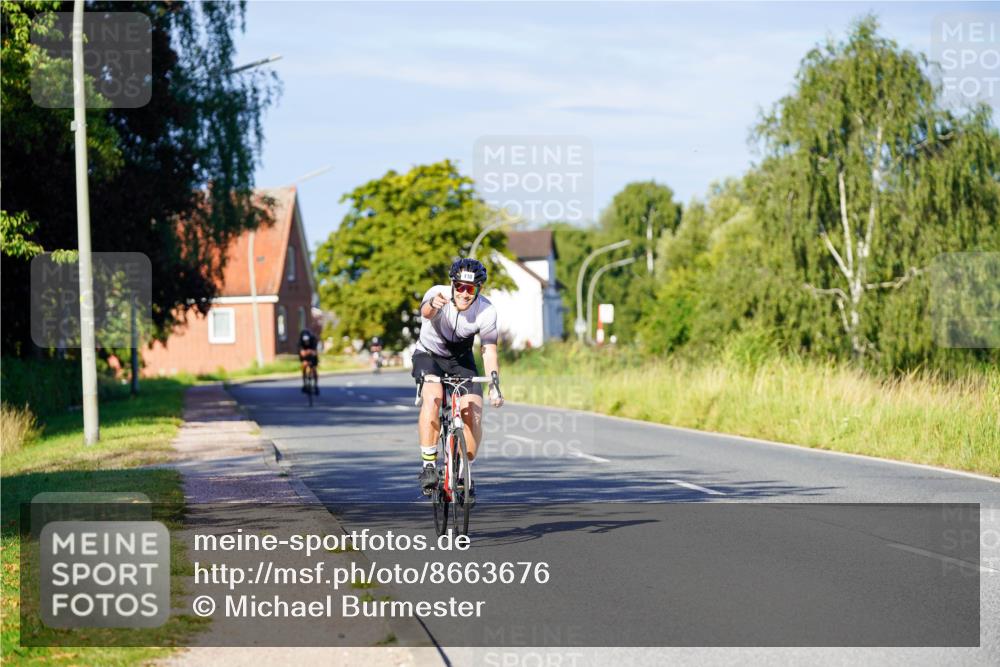 31.08.2025 - Elbe Triathlon Hamburg Michael Burmester http://msf.ph/oto/8663676 31.08.2025 09:19:06 Radfahren 410, 450 meine-sportfotos.de
