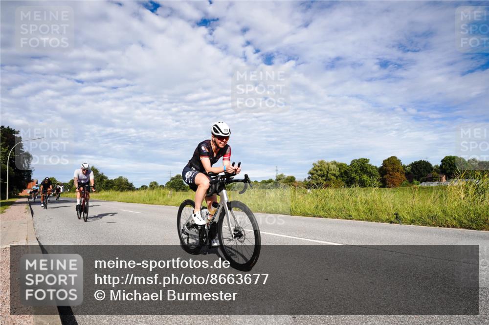 31.08.2025 - Elbe Triathlon Hamburg Michael Burmester http://msf.ph/oto/8663677 31.08.2025 09:40:58 Radfahren 258, 320, 496, 546, 550, 558, 564, 601, 711, 748 meine-sportfotos.de