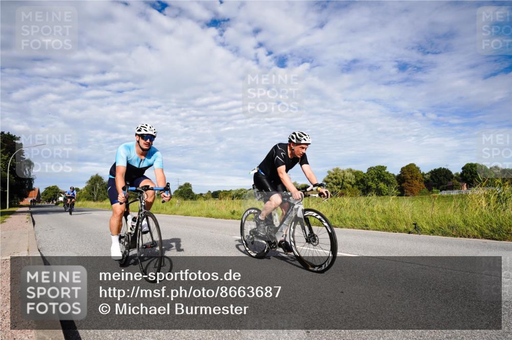 31.08.2025 - Elbe Triathlon Hamburg Michael Burmester http://msf.ph/oto/8663687 31.08.2025 09:41:01 Radfahren 258, 496, 546, 550, 558, 564, 711, 748, 848 meine-sportfotos.de