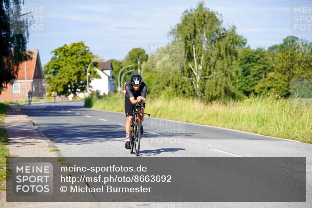 31.08.2025 - Elbe Triathlon Hamburg Michael Burmester http://msf.ph/oto/8663692 31.08.2025 09:19:11 Radfahren 450 meine-sportfotos.de