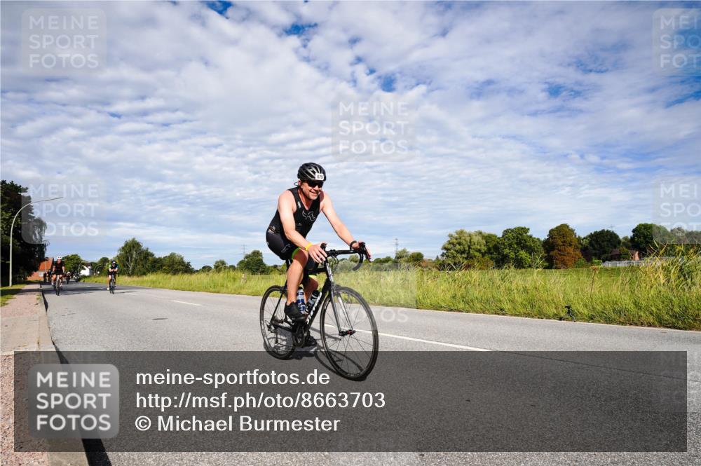 31.08.2025 - Elbe Triathlon Hamburg Michael Burmester http://msf.ph/oto/8663703 31.08.2025 09:41:12 Radfahren 261, 318, 395, 445, 523, 672, 673, 679, 692, 815, 853, 887 meine-sportfotos.de