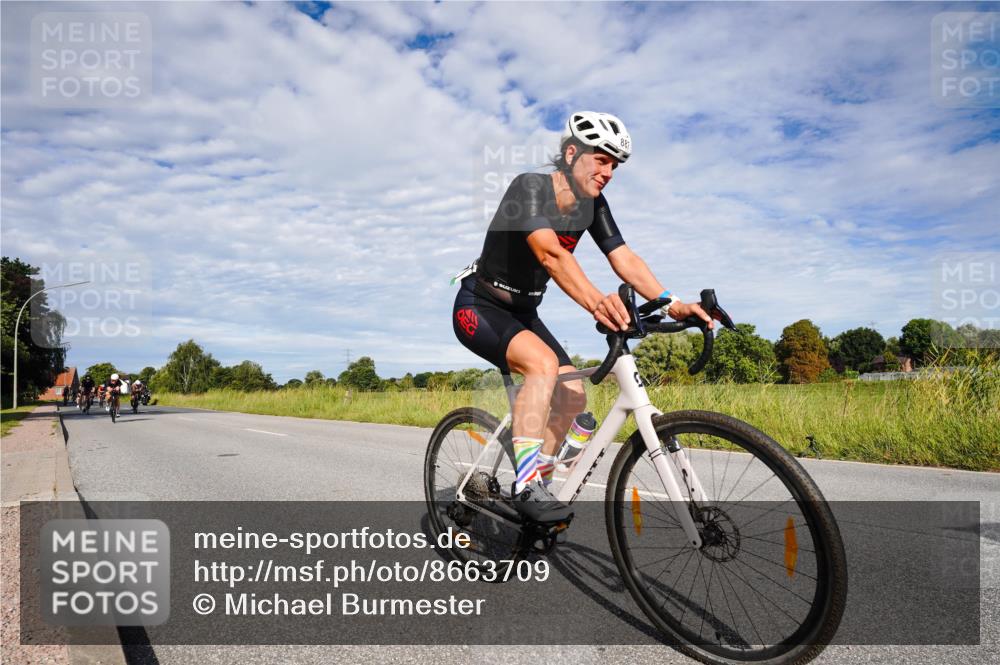 31.08.2025 - Elbe Triathlon Hamburg Michael Burmester http://msf.ph/oto/8663709 31.08.2025 09:41:15 Radfahren 261, 318, 395, 445, 650, 672, 679, 692, 815, 853, 887 meine-sportfotos.de