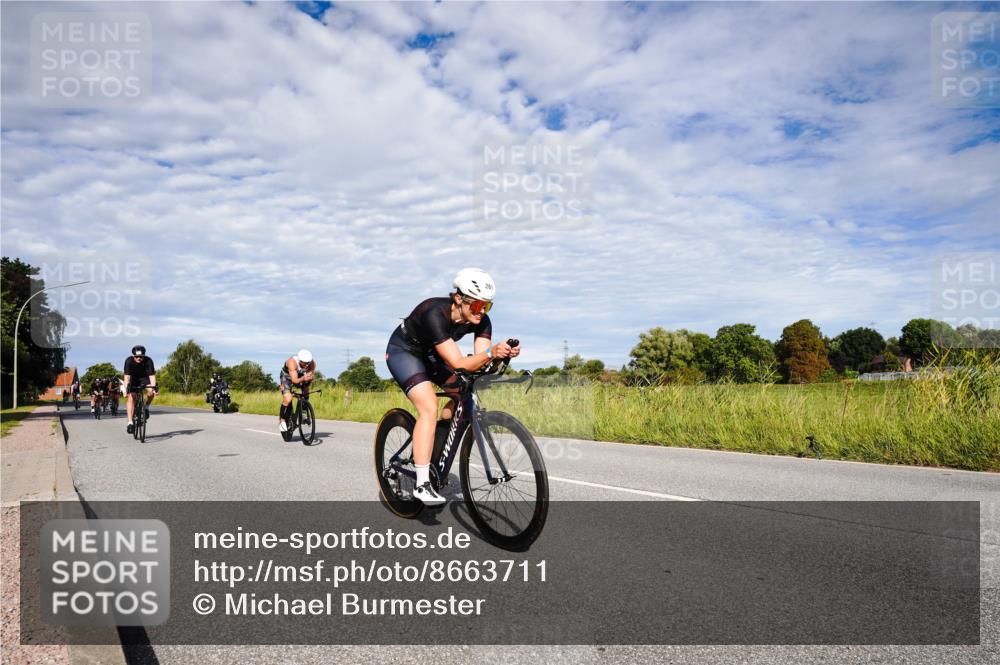 31.08.2025 - Elbe Triathlon Hamburg Michael Burmester http://msf.ph/oto/8663711 31.08.2025 09:41:17 Radfahren 261, 318, 395, 445, 630, 650, 672, 692, 815, 853, 887 meine-sportfotos.de