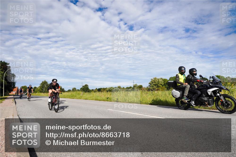 31.08.2025 - Elbe Triathlon Hamburg Michael Burmester http://msf.ph/oto/8663718 31.08.2025 09:41:18 Radfahren 261, 318, 395, 445, 630, 650, 672, 815, 851, 853 meine-sportfotos.de