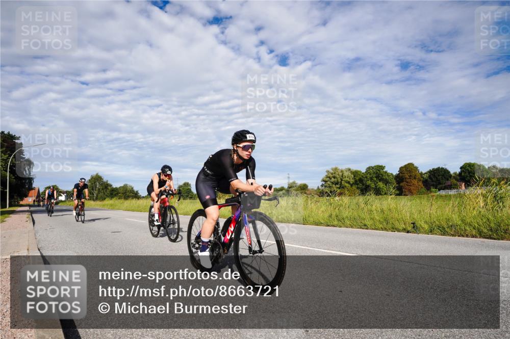 31.08.2025 - Elbe Triathlon Hamburg Michael Burmester http://msf.ph/oto/8663721 31.08.2025 09:41:19 Radfahren 261, 318, 395, 445, 630, 650, 672, 815, 851, 853 meine-sportfotos.de