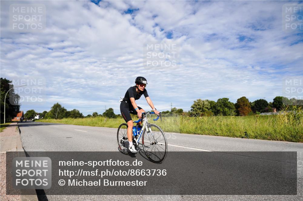 31.08.2025 - Elbe Triathlon Hamburg Michael Burmester http://msf.ph/oto/8663736 31.08.2025 09:41:30 Radfahren 302, 631, 821 meine-sportfotos.de