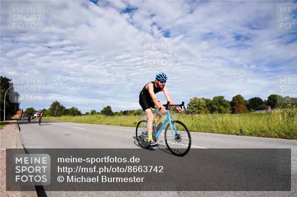 31.08.2025 - Elbe Triathlon Hamburg Michael Burmester http://msf.ph/oto/8663742 31.08.2025 09:41:39 Radfahren 302, 368, 608, 631, 678, 813, 829 meine-sportfotos.de