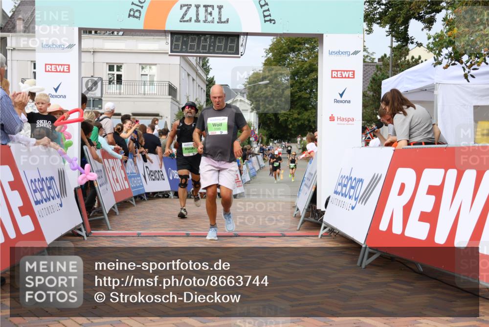31.08.2025 - 21. Blankeneser Heldenlauf Strokosch-Dieckow http://msf.ph/oto/8663744 31.08.2025 11:20:17 Ziel 3310, 3214, 3189 meine-sportfotos.de