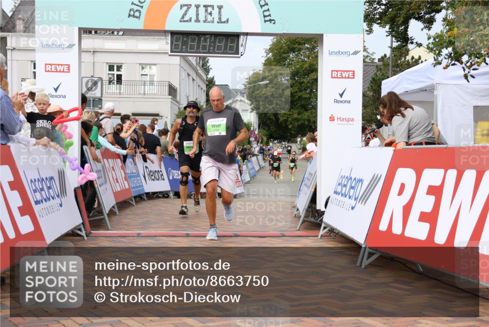 31.08.2025 - 21. Blankeneser Heldenlauf Strokosch-Dieckow http://msf.ph/oto/8663750 31.08.2025 11:20:17 Ziel 3310, 3214, 3189 meine-sportfotos.de