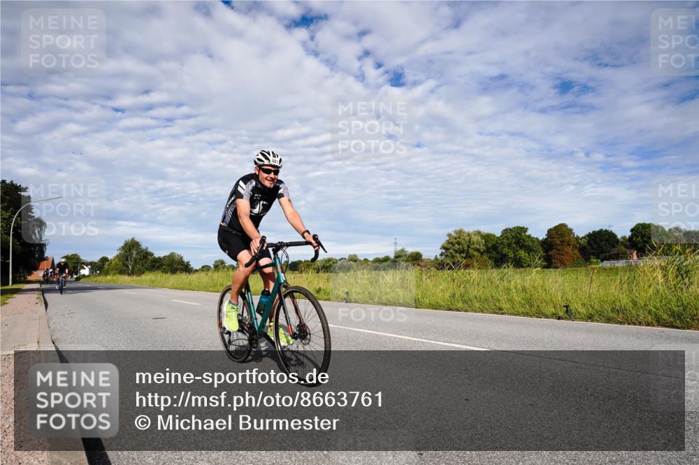 31.08.2025 - Elbe Triathlon Hamburg Michael Burmester http://msf.ph/oto/8663761 31.08.2025 09:41:57 Radfahren 508, 579, 681, 722 meine-sportfotos.de