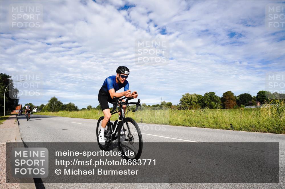 31.08.2025 - Elbe Triathlon Hamburg Michael Burmester http://msf.ph/oto/8663771 31.08.2025 09:42:12 Radfahren 278, 385, 590, 929 meine-sportfotos.de
