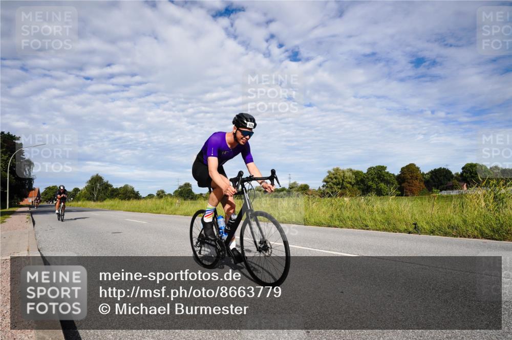 31.08.2025 - Elbe Triathlon Hamburg Michael Burmester http://msf.ph/oto/8663779 31.08.2025 09:42:20 Radfahren 248, 278, 299, 916, 929 meine-sportfotos.de