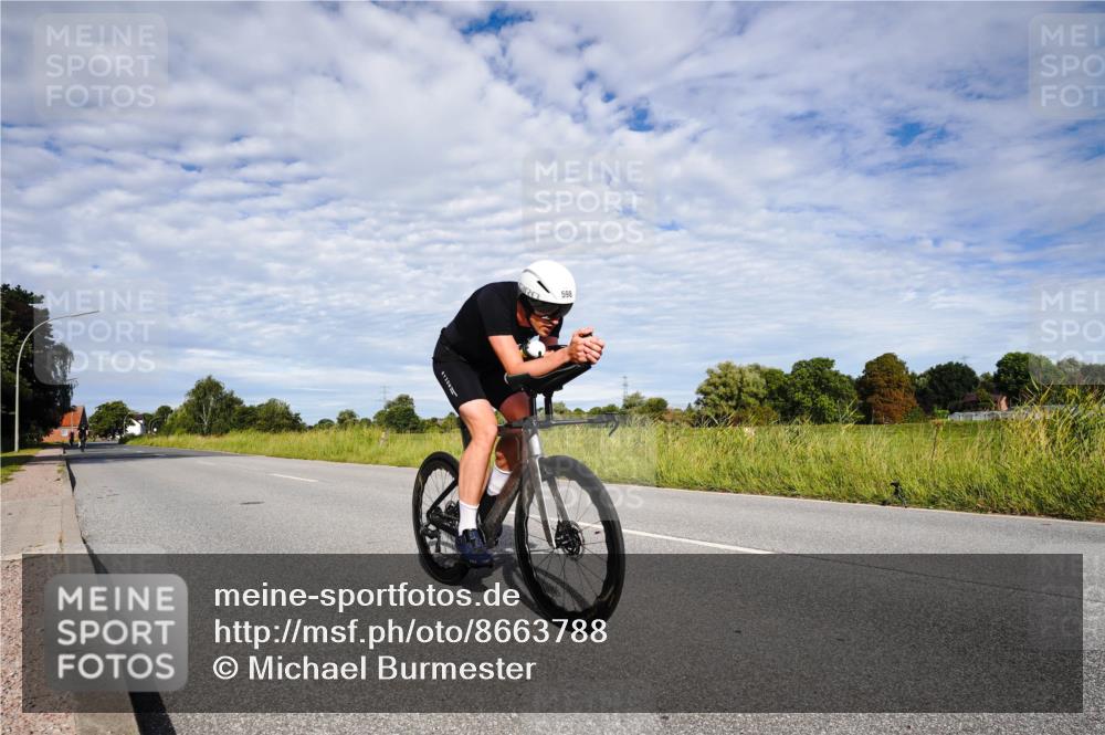 31.08.2025 - Elbe Triathlon Hamburg Michael Burmester http://msf.ph/oto/8663788 31.08.2025 09:42:30 Radfahren 269, 598, 643 meine-sportfotos.de