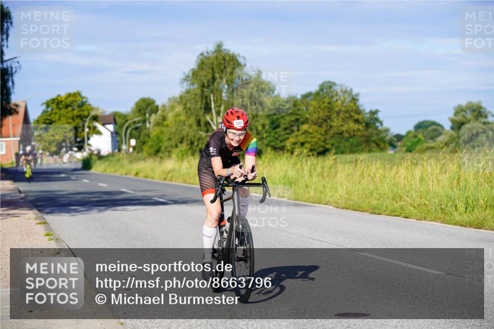 31.08.2025 - Elbe Triathlon Hamburg Michael Burmester http://msf.ph/oto/8663796 31.08.2025 09:20:21 Radfahren 327, 367, 589 meine-sportfotos.de