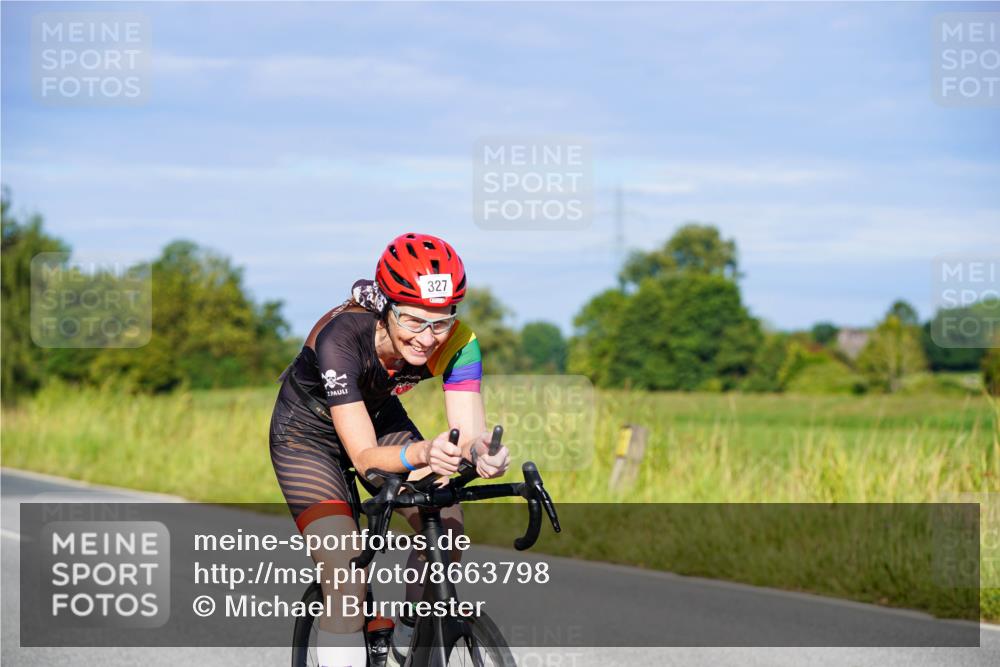 31.08.2025 - Elbe Triathlon Hamburg Michael Burmester http://msf.ph/oto/8663798 31.08.2025 09:20:22 Radfahren 327, 367, 589 meine-sportfotos.de