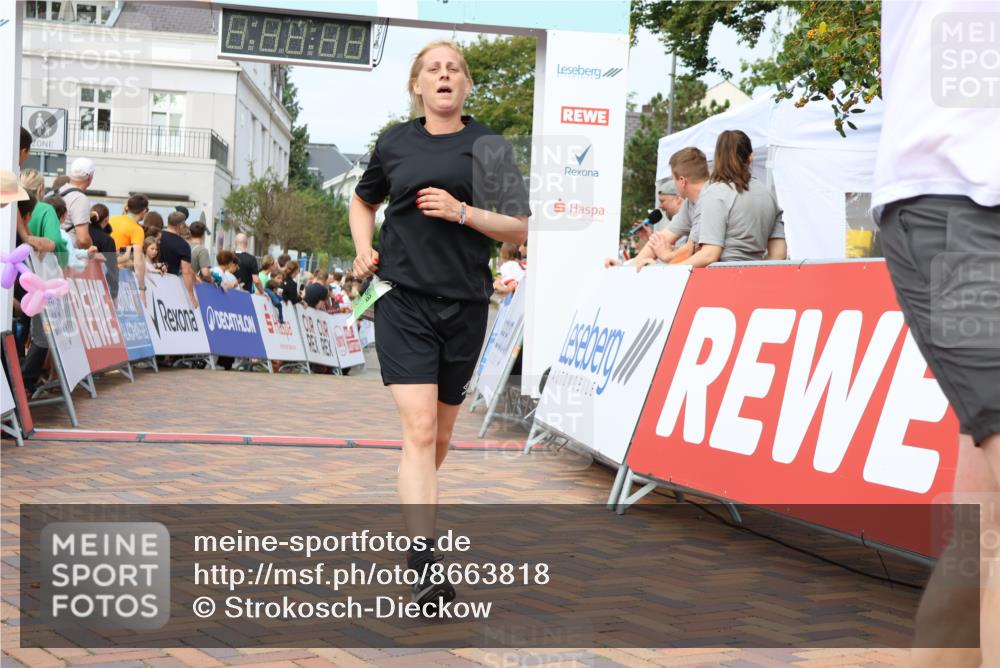 31.08.2025 - 21. Blankeneser Heldenlauf Strokosch-Dieckow http://msf.ph/oto/8663818 31.08.2025 11:20:11 Ziel 3566, 3310, 3042 meine-sportfotos.de