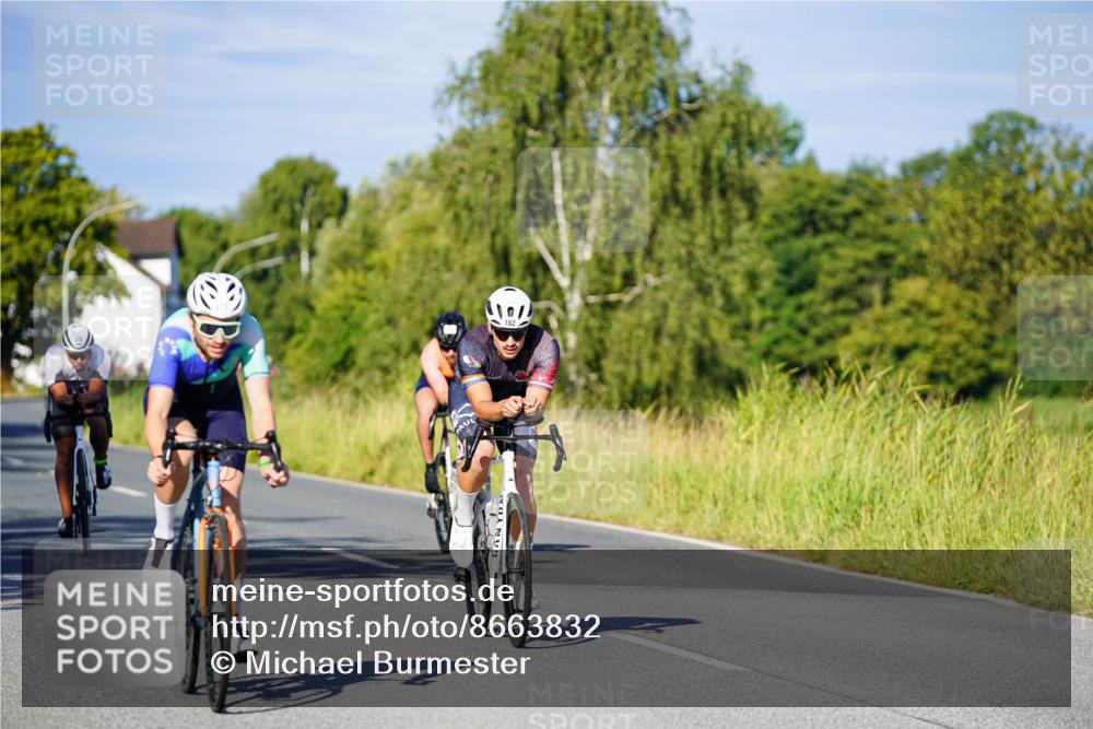 31.08.2025 - Elbe Triathlon Hamburg Michael Burmester http://msf.ph/oto/8663832 31.08.2025 09:20:38 Radfahren 182, 228, 242, 289, 422, 517, 561 meine-sportfotos.de