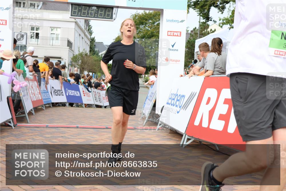 31.08.2025 - 21. Blankeneser Heldenlauf Strokosch-Dieckow http://msf.ph/oto/8663835 31.08.2025 11:20:11 Ziel 3566, 3310, 3042 meine-sportfotos.de